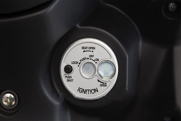 Cách mở khóa nắp từ xe máy