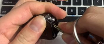 Thay pin chìa khóa xe Liberty tại nhà: Hướng dẫn chi tiết và Dịch vụ hỗ trợ 24/24