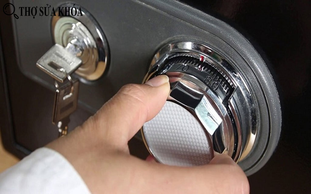 mở két sắt Việt Pháp khi quên mã số nhanh chóng