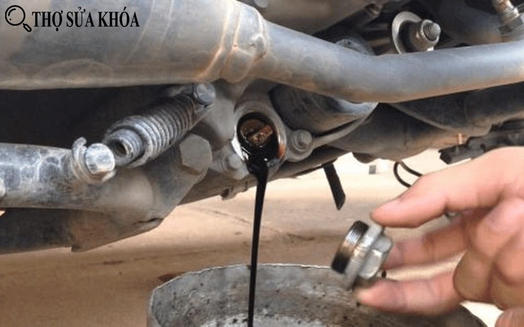 Xe máy bị chảy nhớt