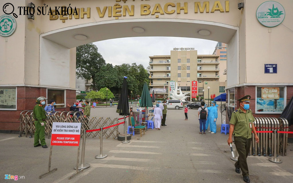 Thợ sửa khóa tại Bệnh Viện Bạch Mai